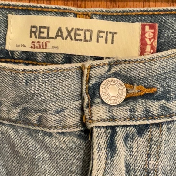 Levi’s 550 Relaxed Fit Light Wash Denim Jeans 100% Cotton 36 x 30 - Picture 2 of 5